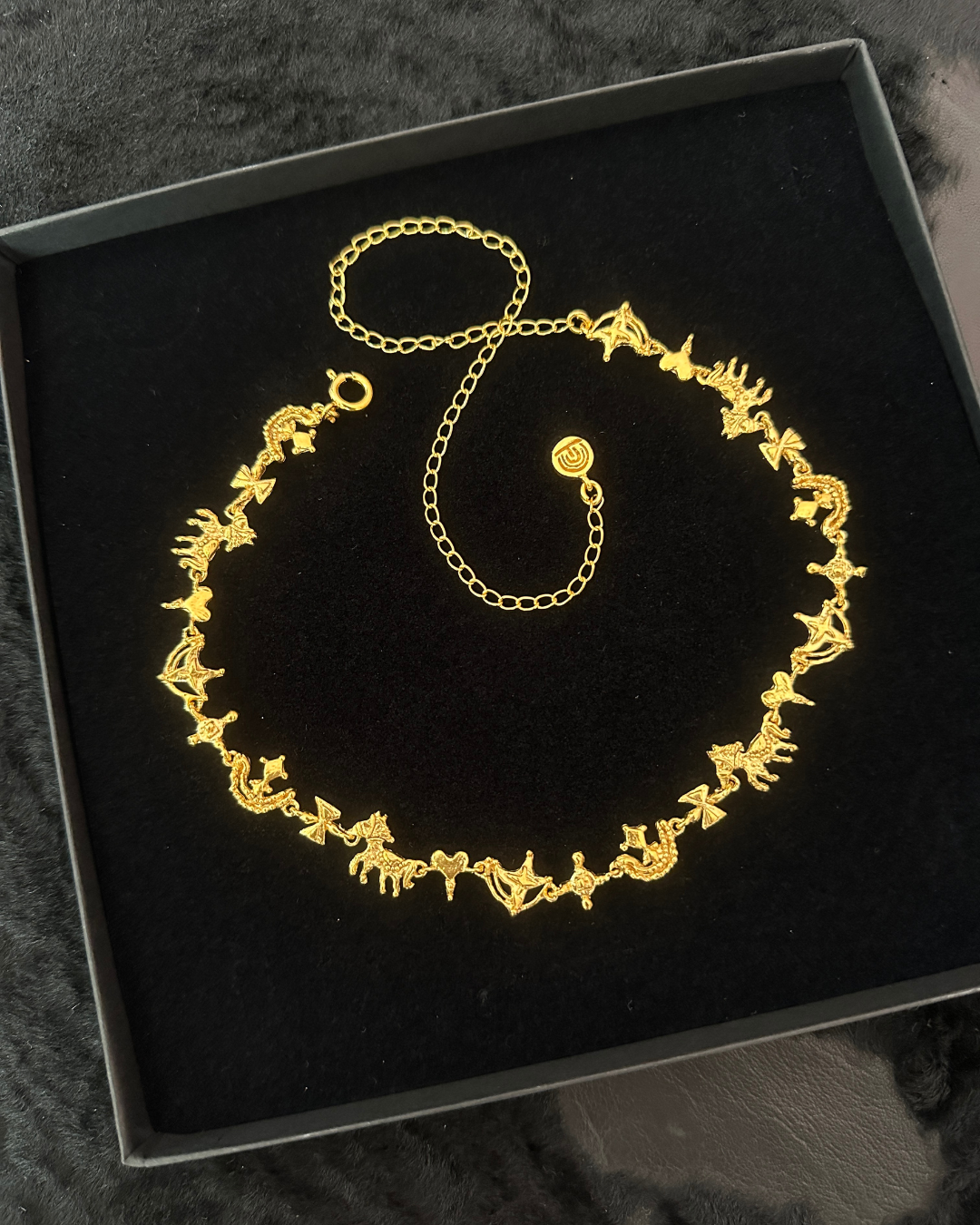 The Love In Triangles Choker