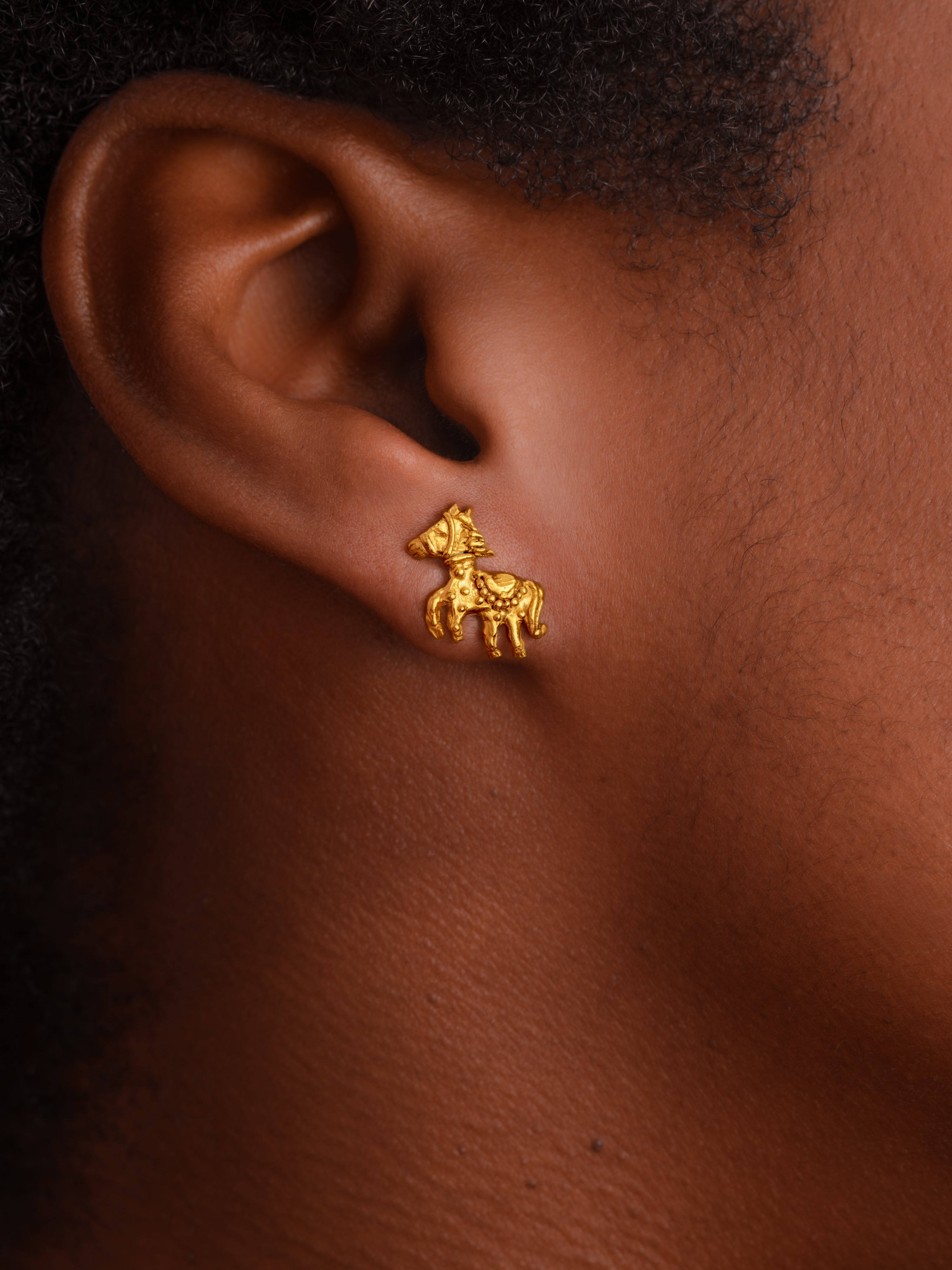 The Friday Club Stud Set